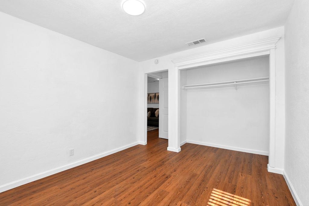 425 W 8th Street Property Photo 20