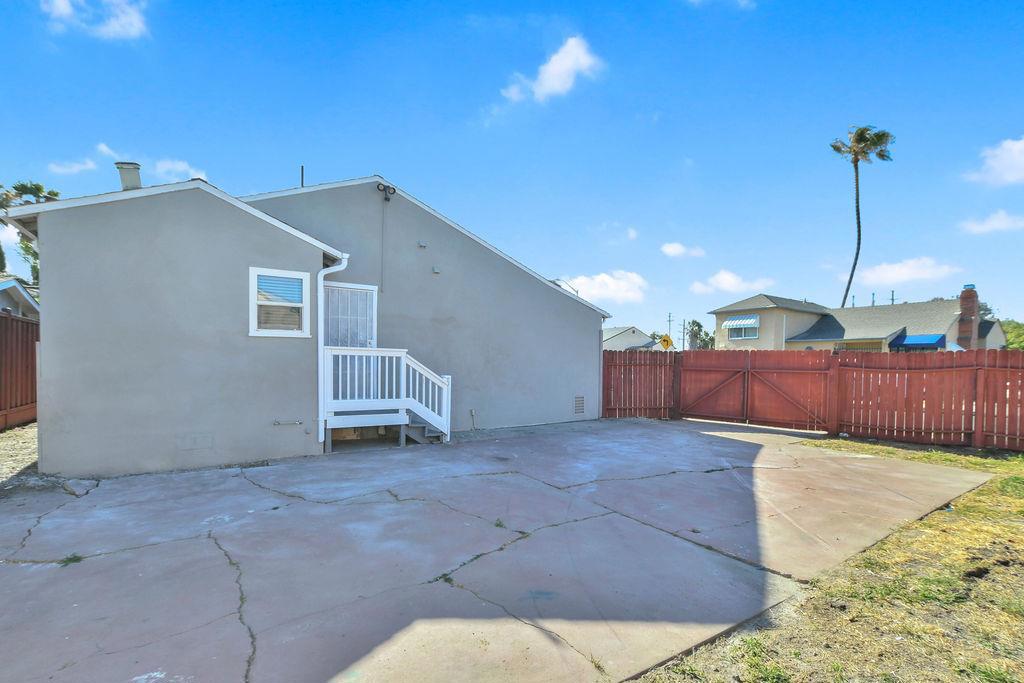 425 W 8th Street Property Photo 24