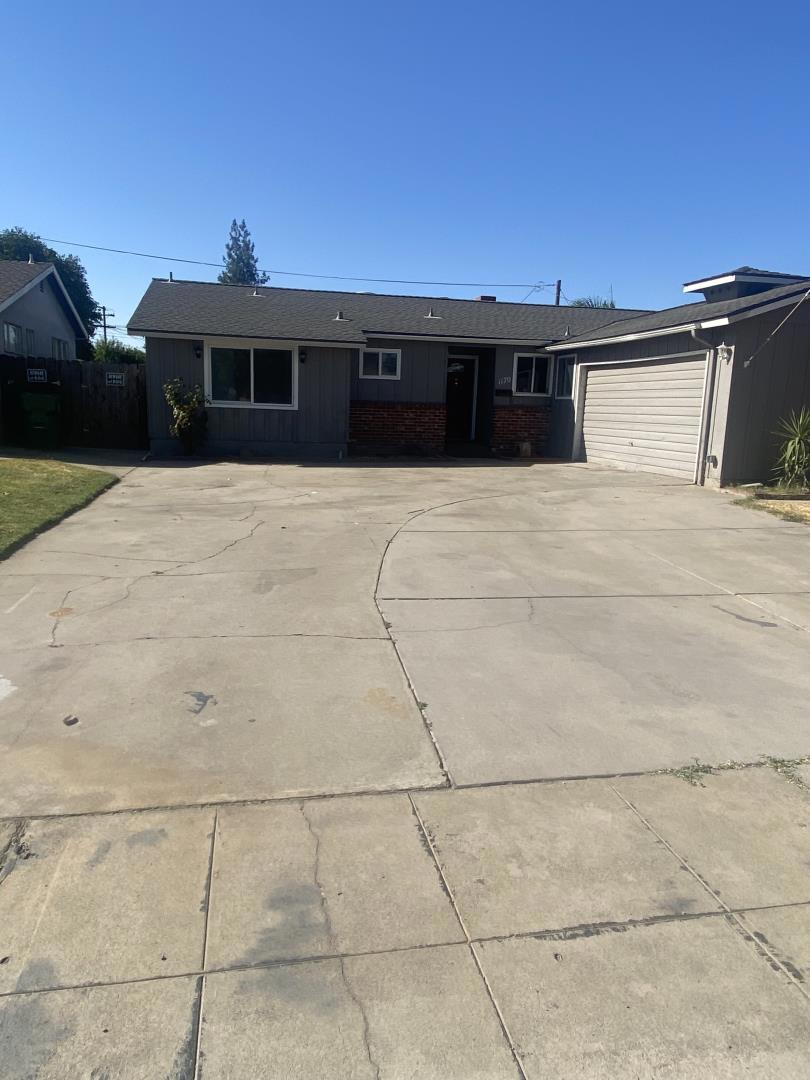 1170 Spruce Property Photo 4