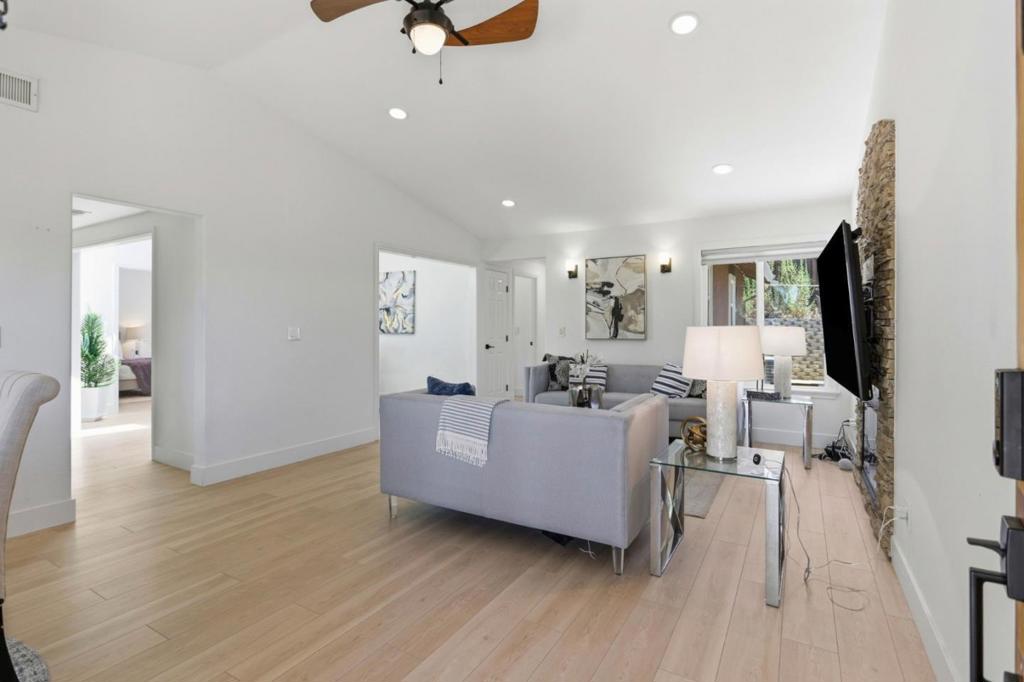 2736 Reno Drive Property Photo 4