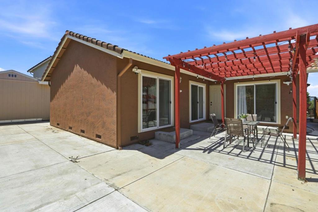 2736 Reno Drive Property Photo 22