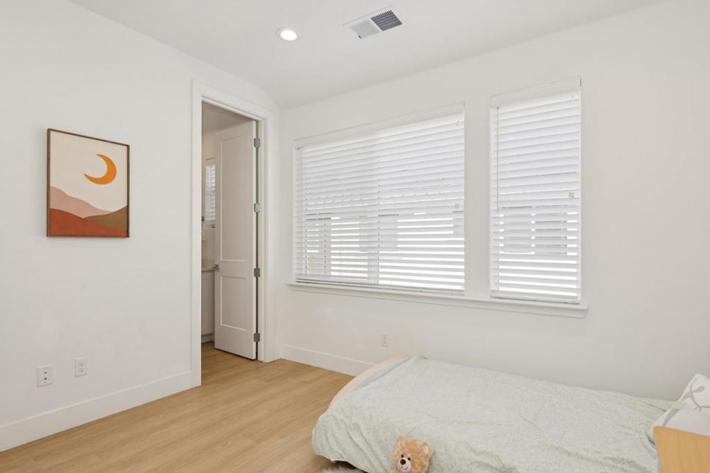 3690 Access Property Photo 23