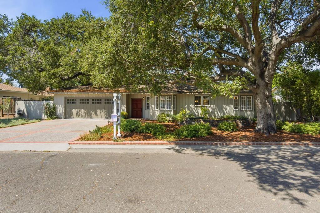 1021 Alegre Avenue Property Photo 1