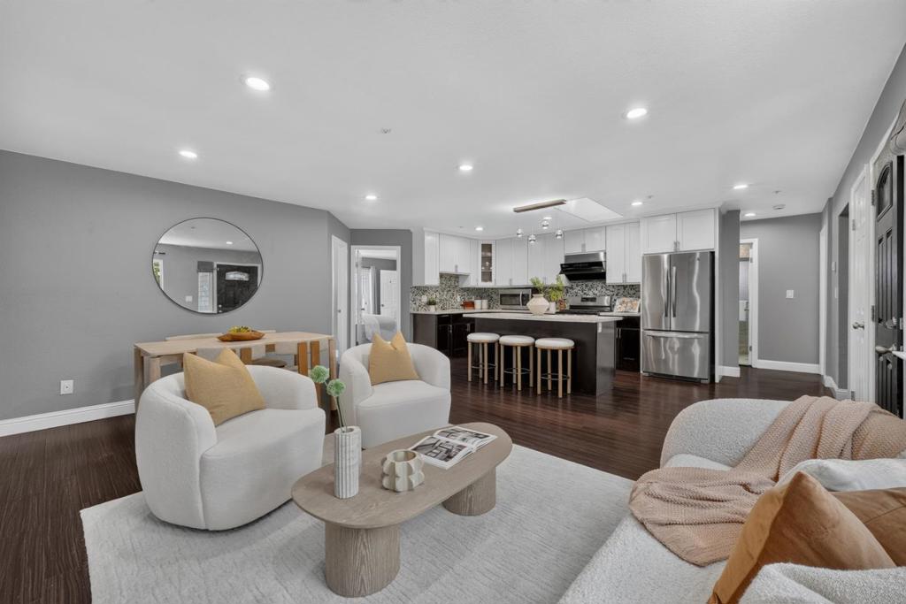 6952 Graham Avenue Property Photo
