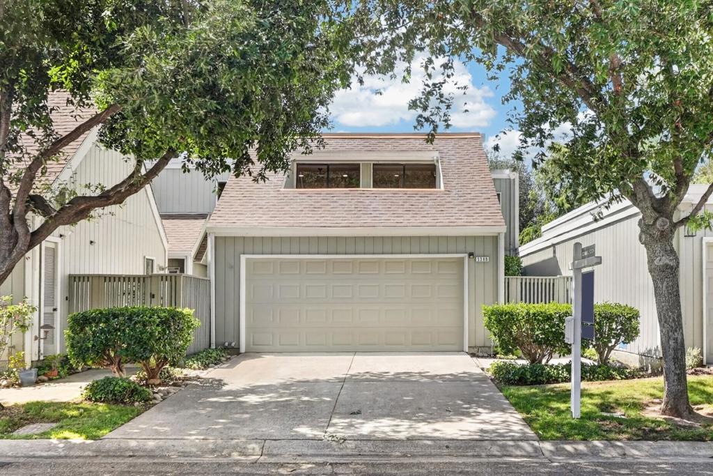 5380 Brookside Court Property Photo 1