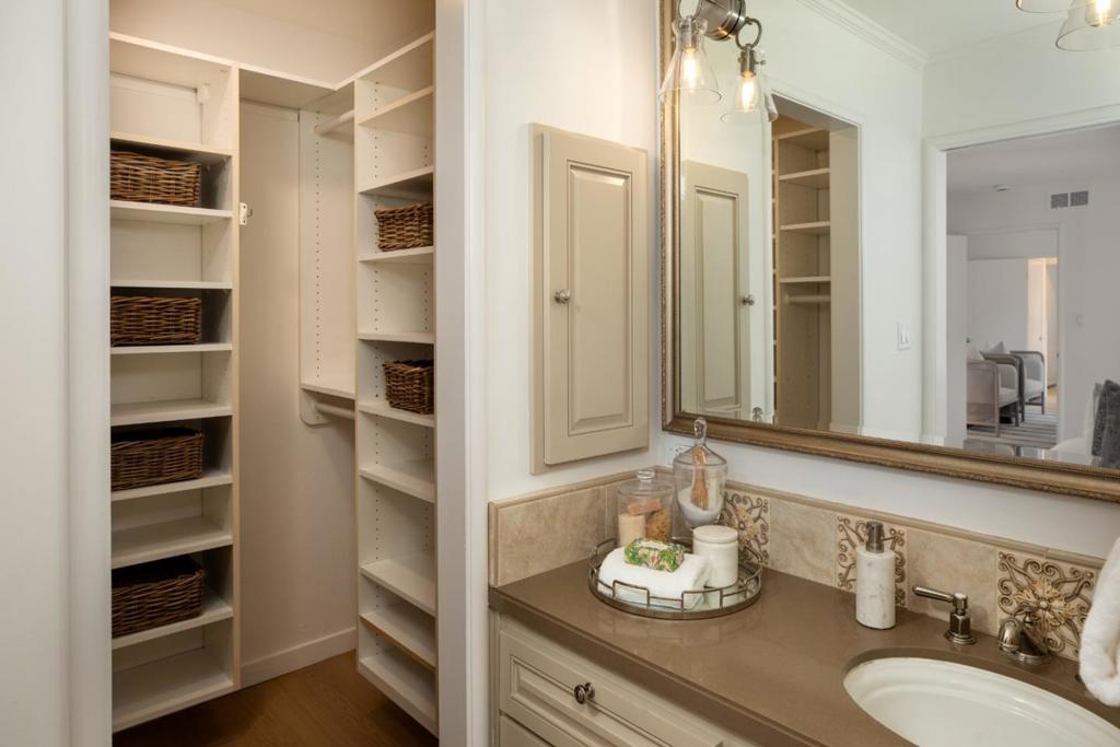 1265 Golden Way Property Photo 14