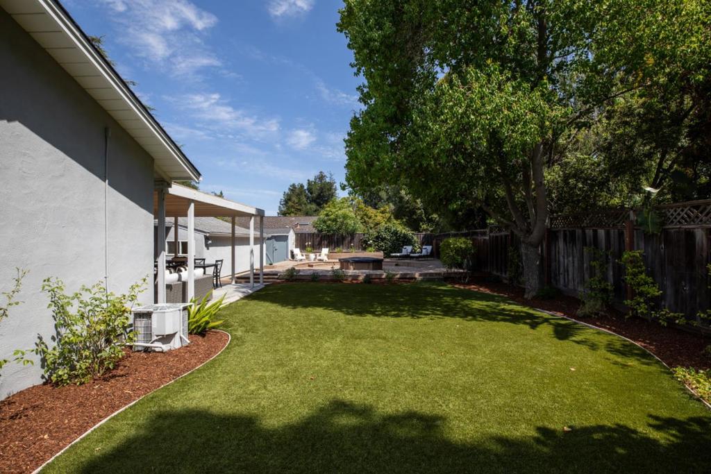 1265 Golden Way Property Photo 23