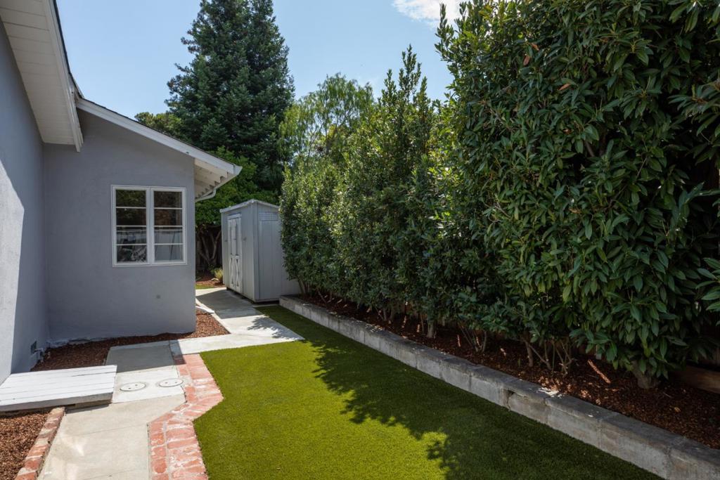 1265 Golden Way Property Photo 24