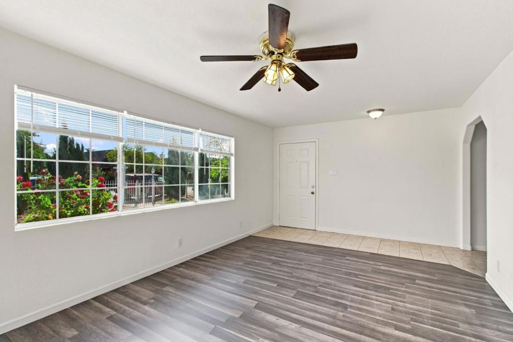 13001 Brown Avenue Property Photo 7