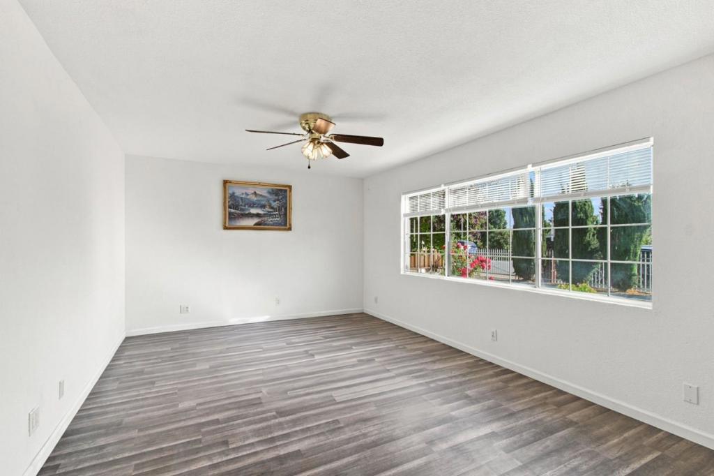 13001 Brown Avenue Property Photo 8