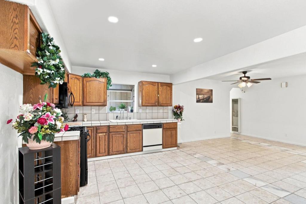 13001 Brown Avenue Property Photo 14