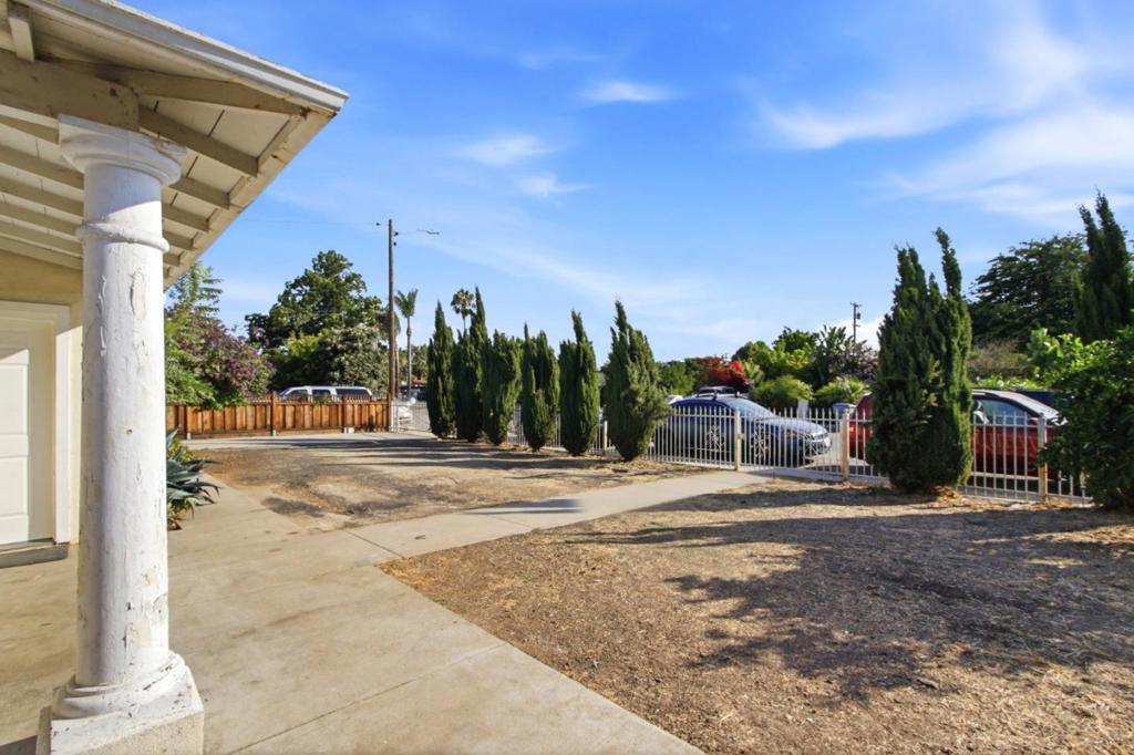 13001 Brown Avenue Property Photo 31