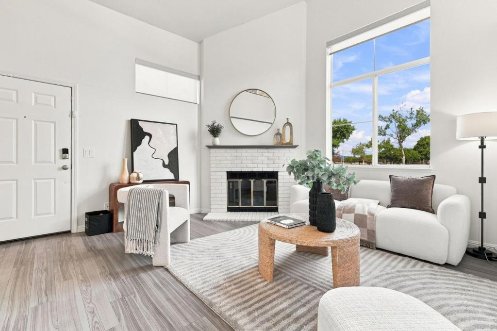 453 Cork Harbour Circle F Property Photo 2