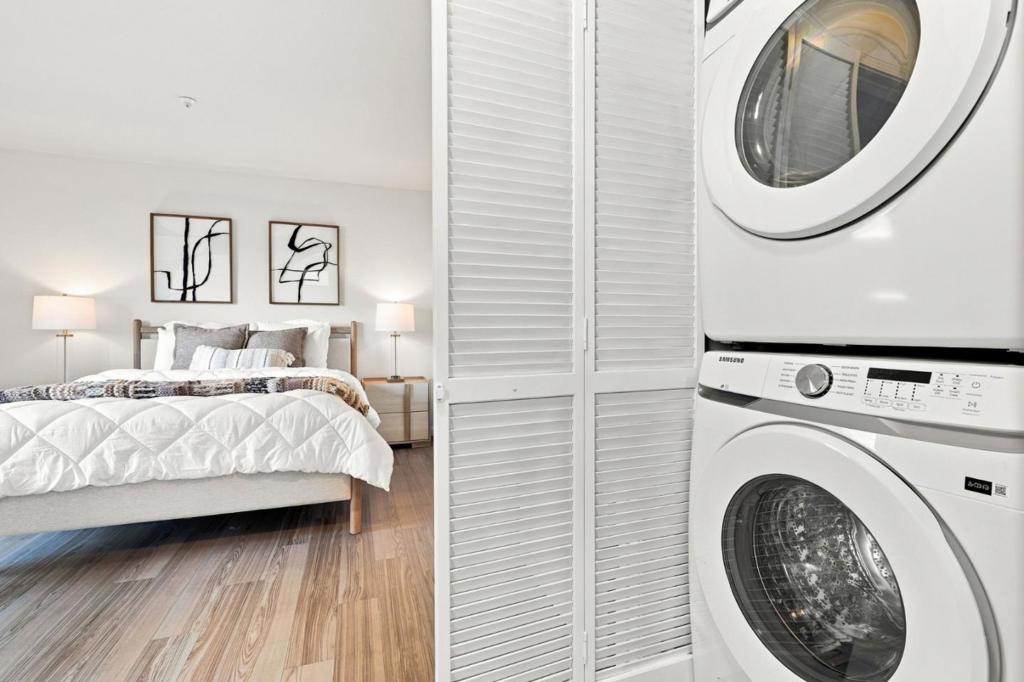 453 Cork Harbour Circle F Property Photo 9