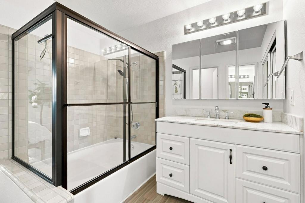 453 Cork Harbour Circle F Property Photo 11
