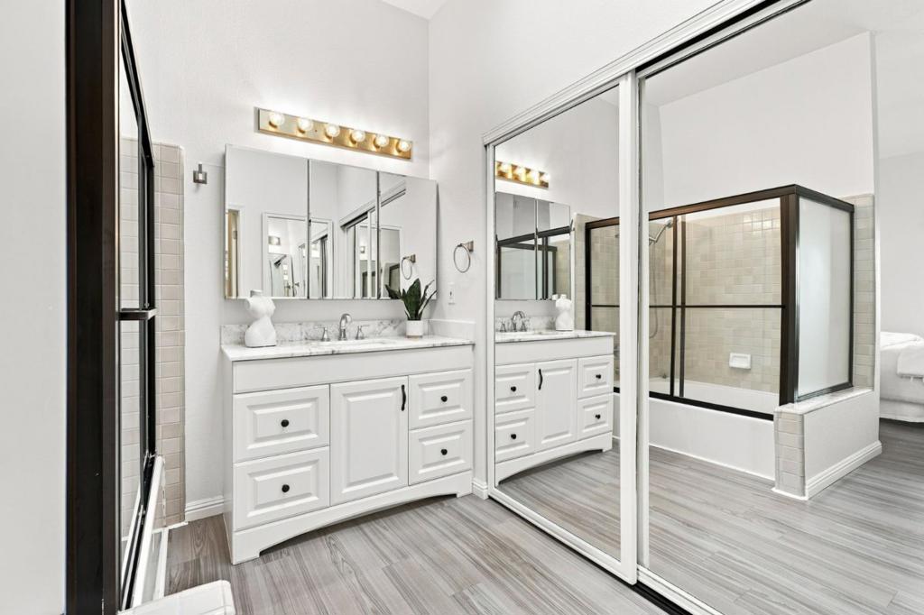 453 Cork Harbour Circle F Property Photo 15