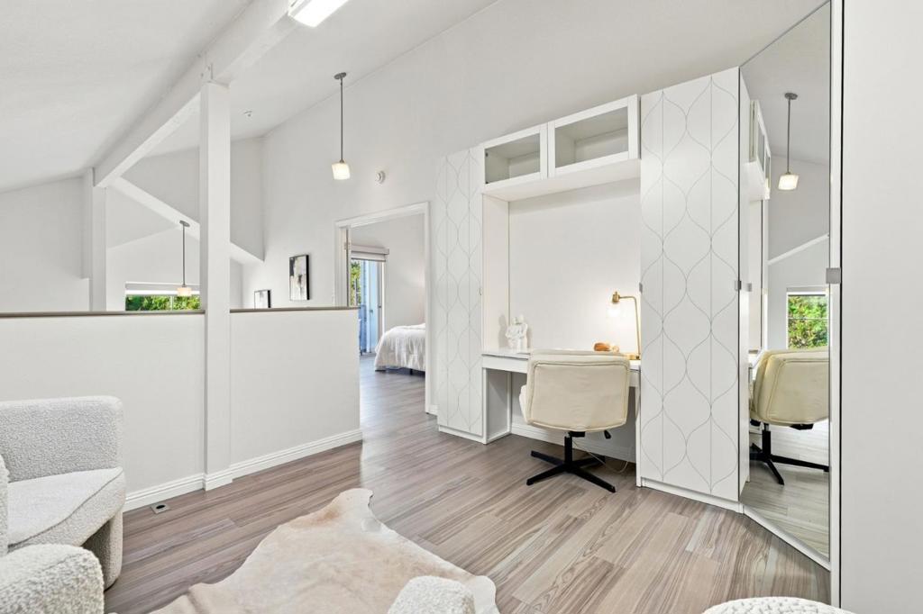 453 Cork Harbour Circle F Property Photo 17