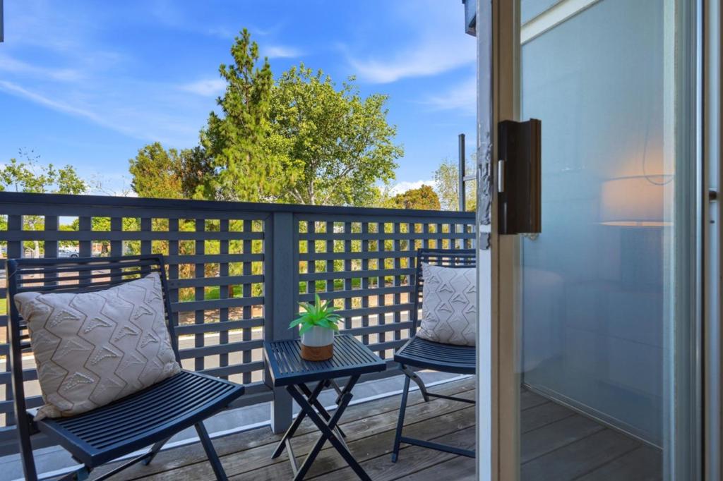 453 Cork Harbour Circle F Property Photo 18