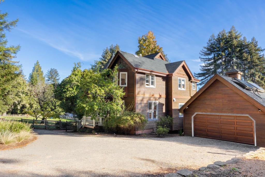 65 Glen Haven Property Photo 2