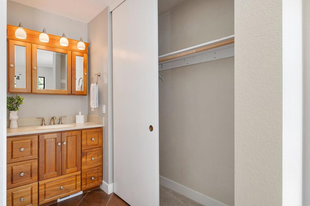 101 E Middlefield Road 5 Property Photo 15