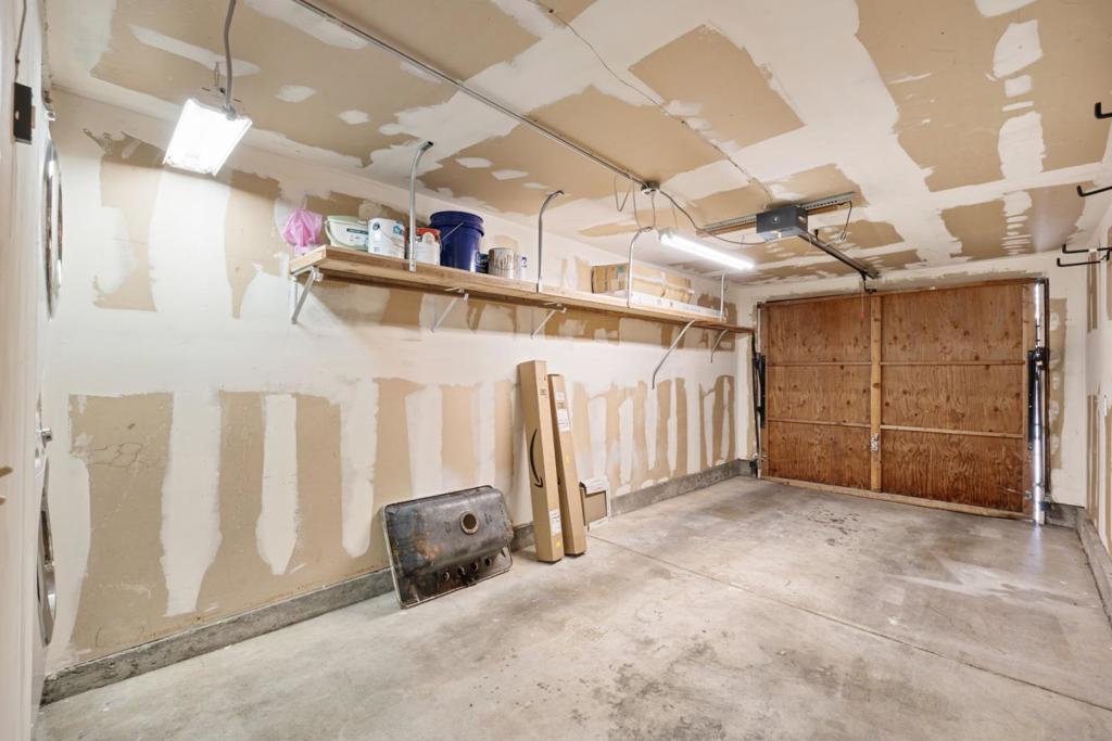 101 E Middlefield Road 5 Property Photo 23