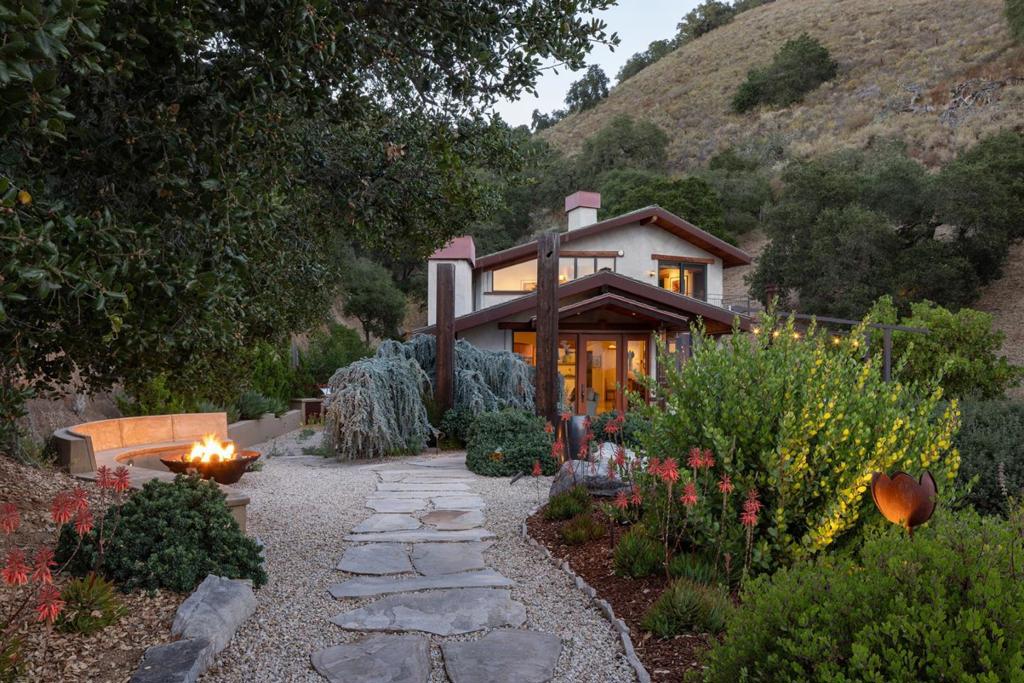 407 El Caminito Road Property Photo 1