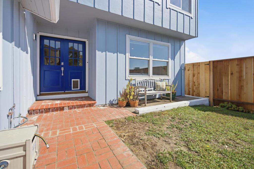 2200 Delvin Way Property Photo 4