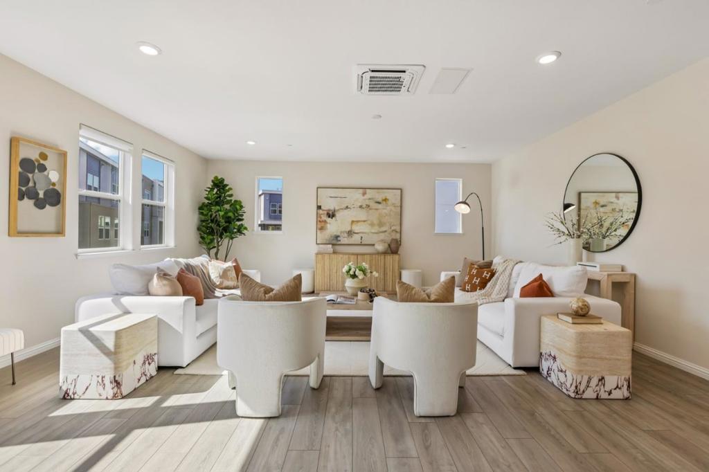 6571 Vision Court Property Photo 4