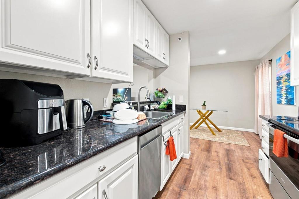 680 Dartmore Lane 259 Property Photo 8