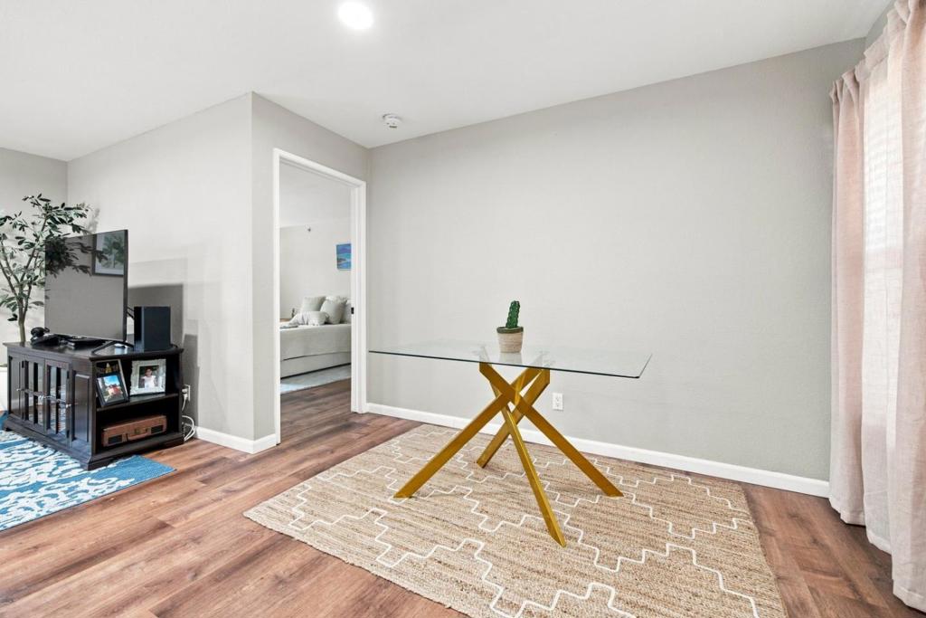 680 Dartmore Lane 259 Property Photo 12