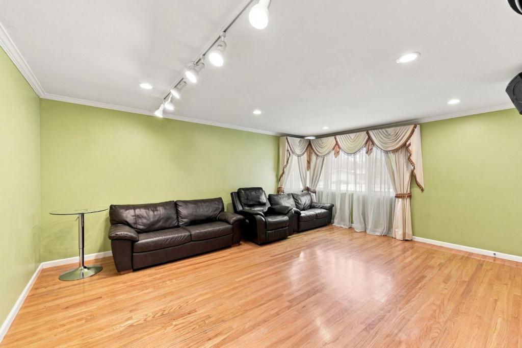 1464 Hillsdale Avenue Property Photo 7