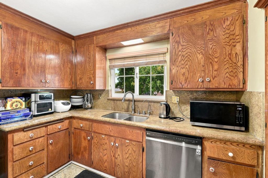 1464 Hillsdale Avenue Property Photo 16
