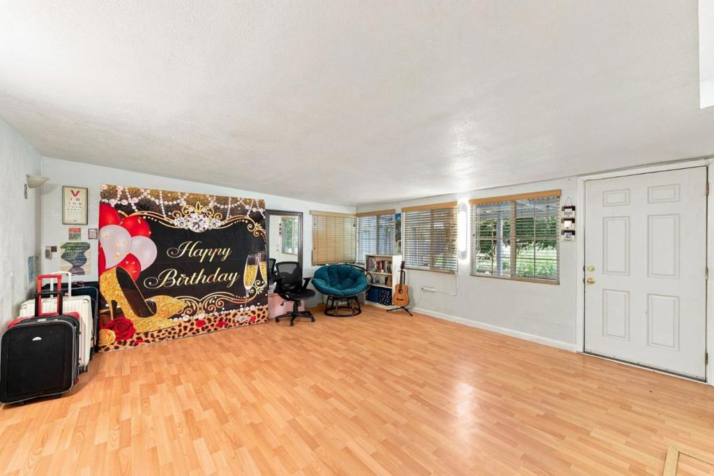 1464 Hillsdale Avenue Property Photo 21
