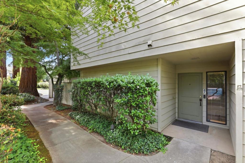 750 Lincoln Road 47 Property Photo 3