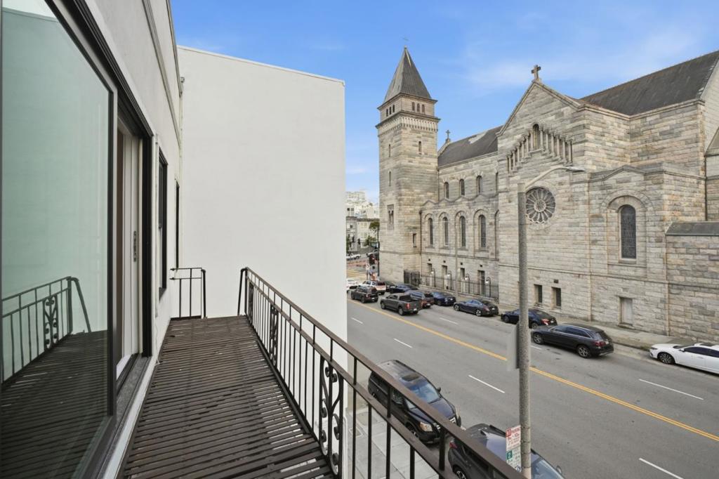 1620 Broadway 5 Property Photo 23