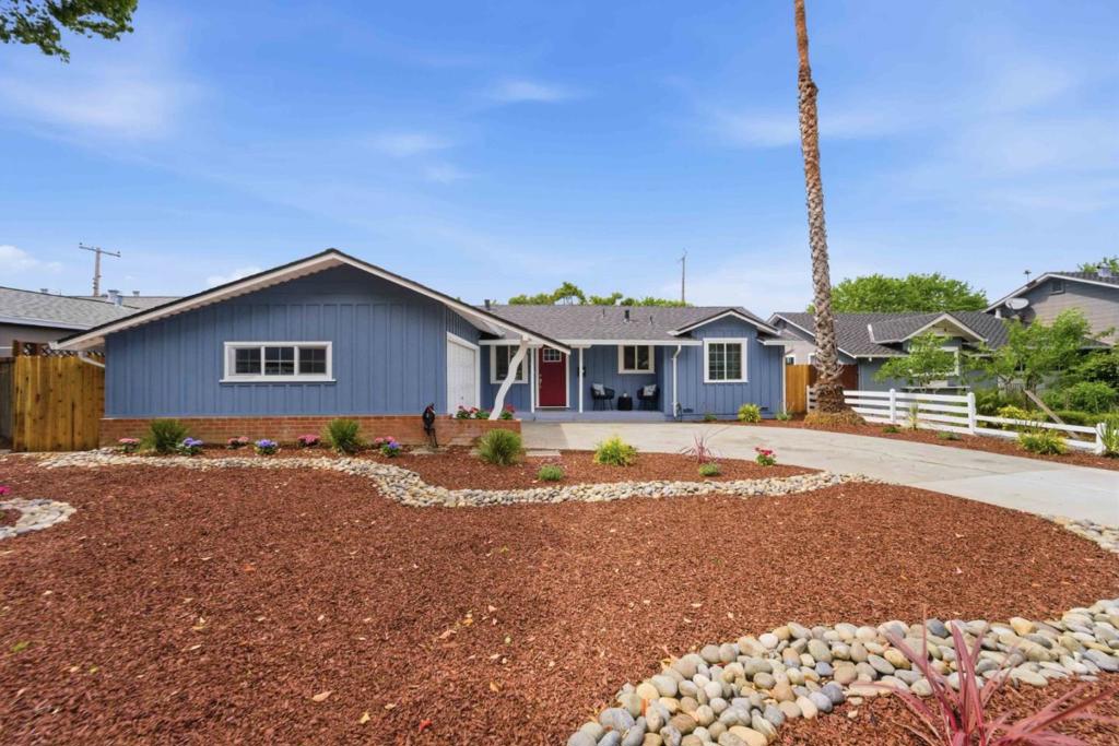 381 Manchester Avenue Property Photo 1