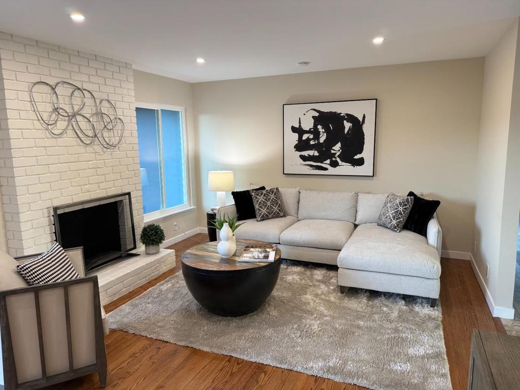 381 Manchester Avenue Property Photo 1