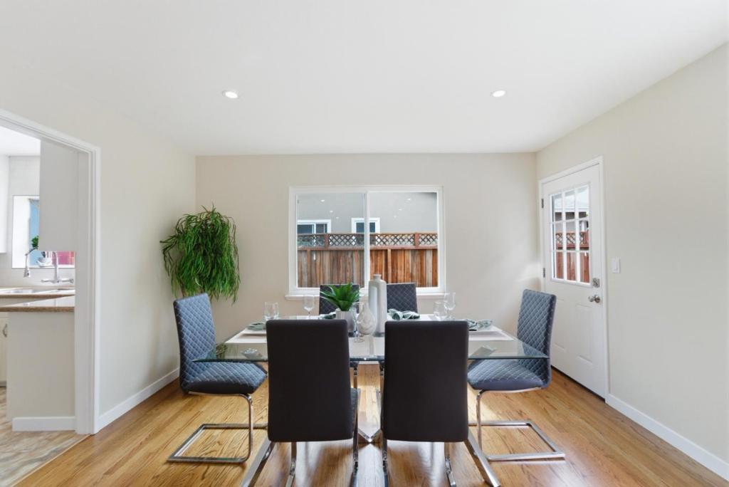 381 Manchester Avenue Property Photo 4