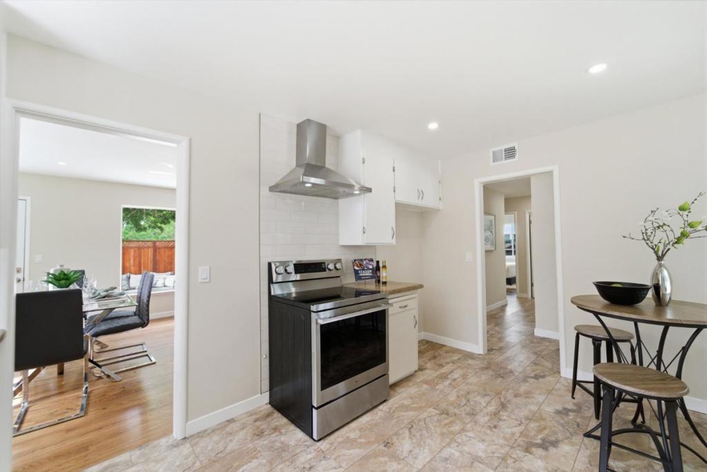 381 Manchester Avenue Property Photo 7