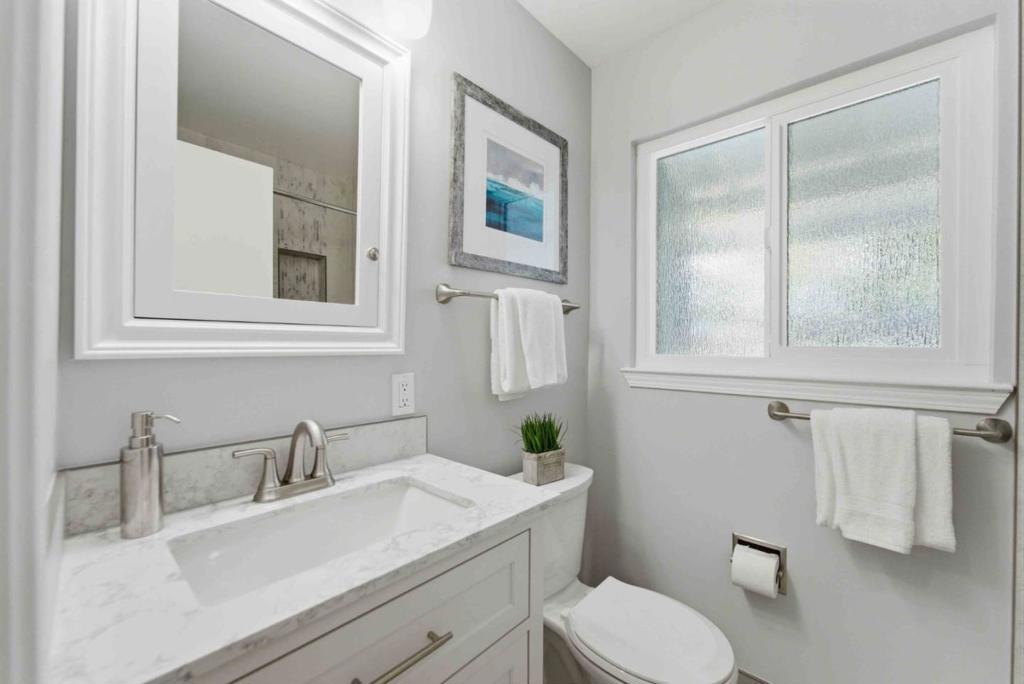 381 Manchester Avenue Property Photo 12