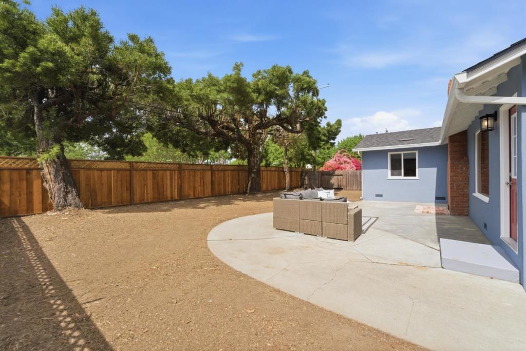 381 Manchester Avenue Property Photo 15