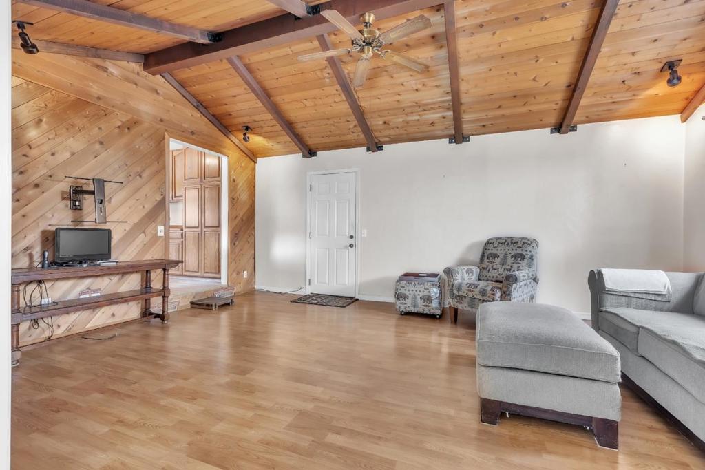 533 Hart Lane Property Photo 18