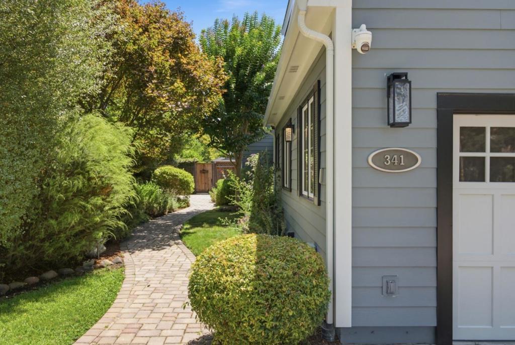 341 Arlington Road Property Photo