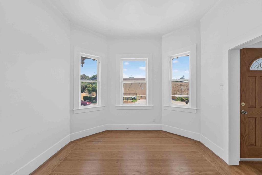 21459 Locust Street Property Photo 5