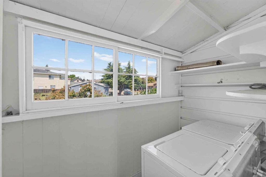 21459 Locust Street Property Photo 18
