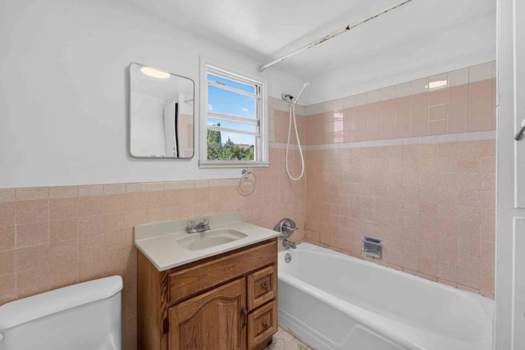 21459 Locust Street Property Photo 21