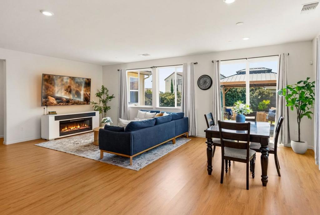 6 Campania Circle Property Photo 3