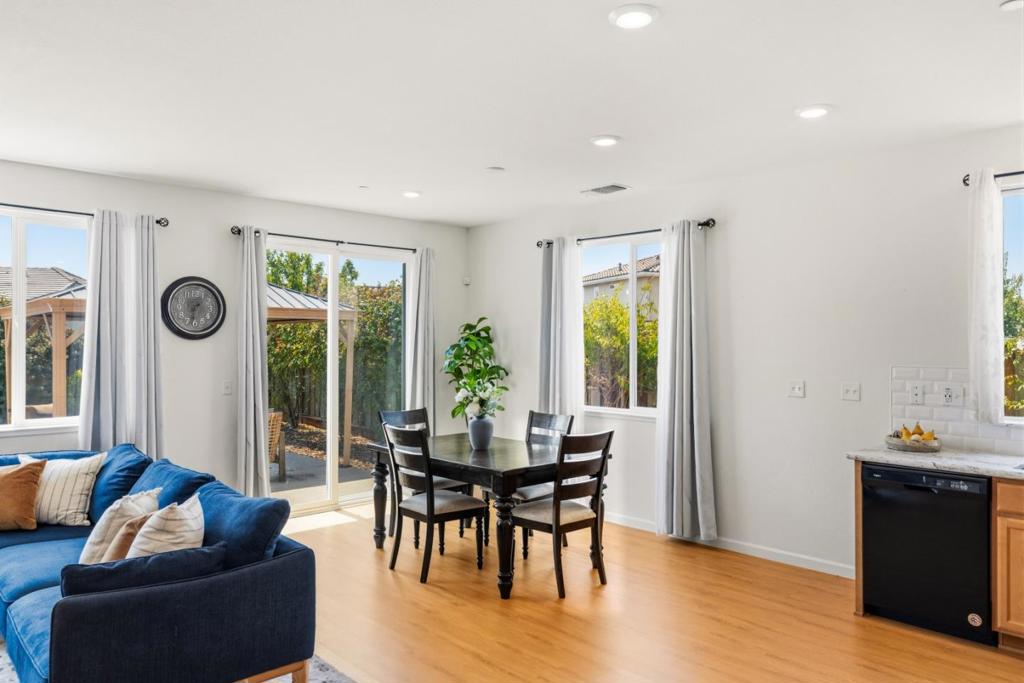 6 Campania Circle Property Photo 4