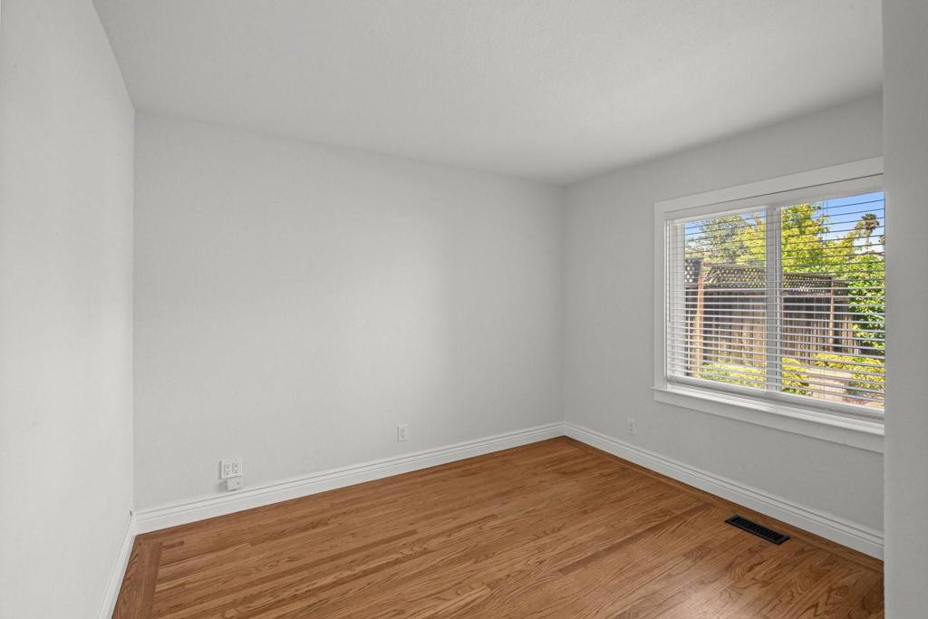 6273 Mountford Drive Property Photo 17