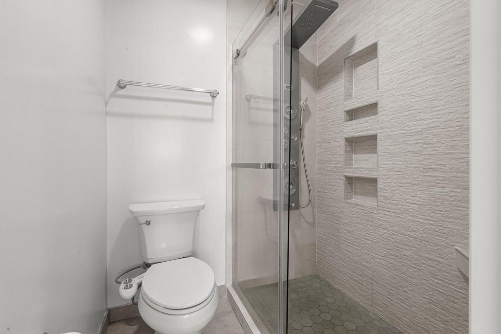 6273 Mountford Drive Property Photo 36